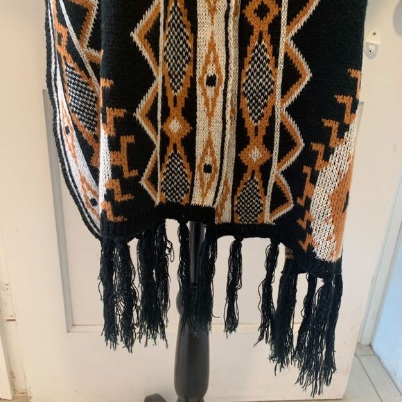 Tribal pattern poncho cardigan sweater - Picture 5 of 7